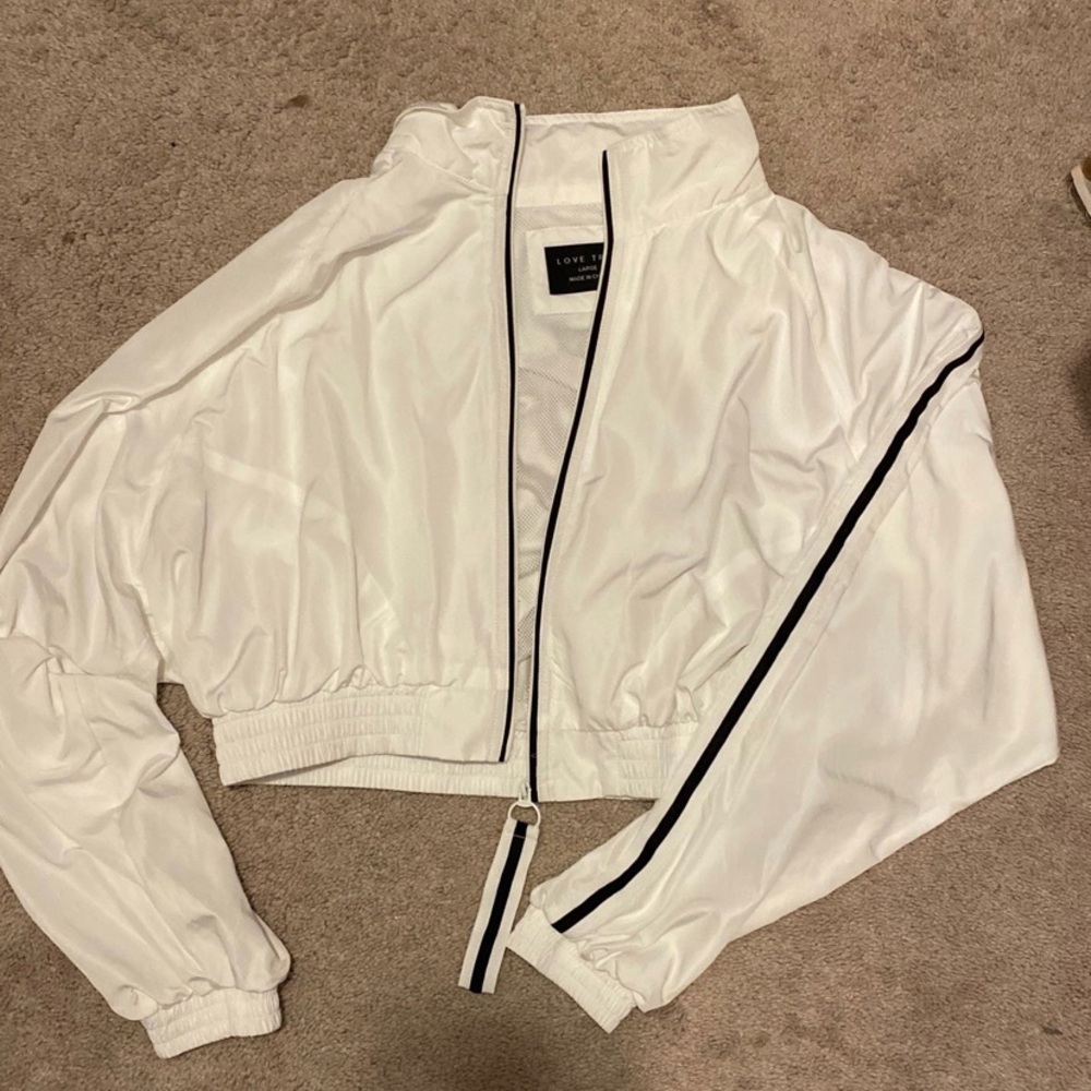 cropped white jacket, black stripes